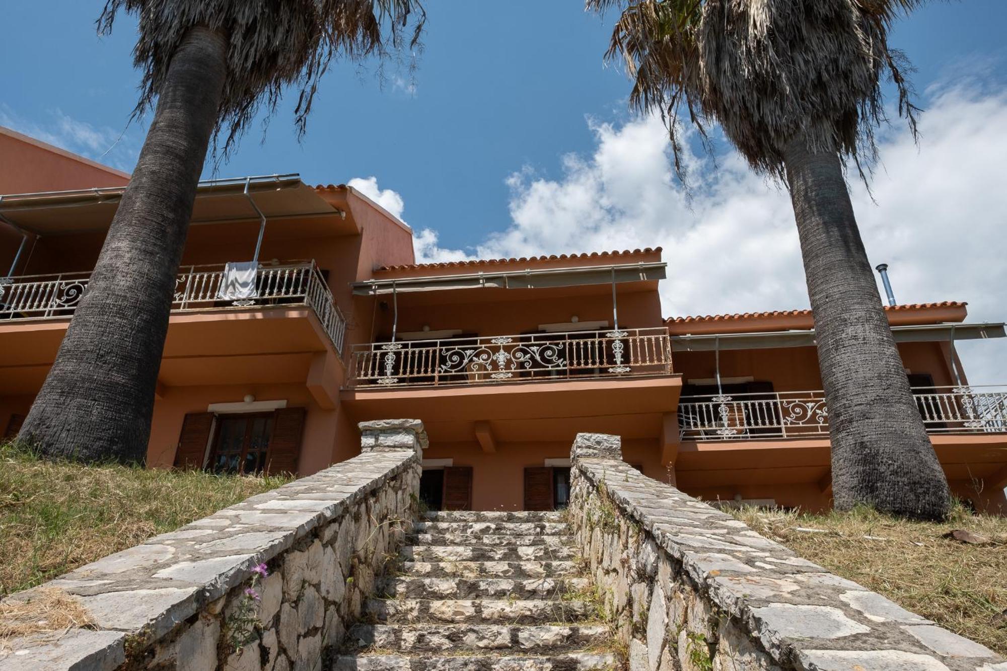 Kokkini Peach Budget Appartement